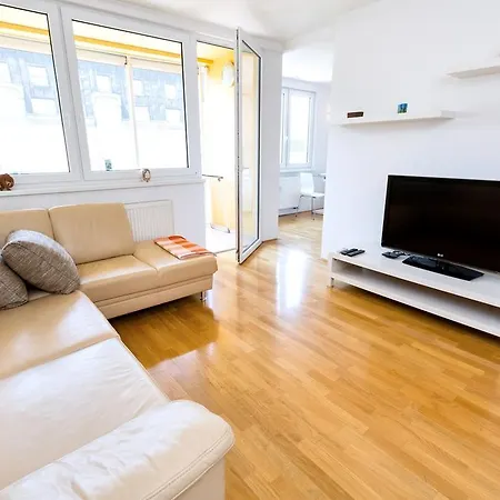 Panda 777 Apartment Ljubljana