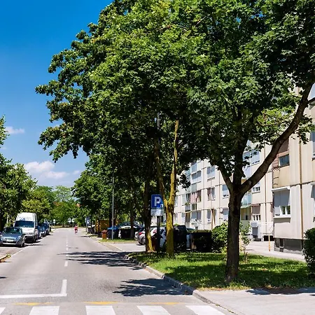Apartment Panda 777 *
